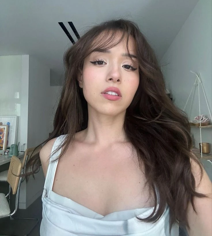 Xuất hiện trong video nhạy cảm, nữ streamer xinh đẹp tiết lộ sự thật